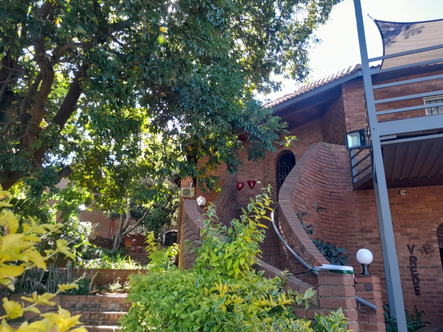 7 Bedroom Property for Sale in Safari Gardens North West